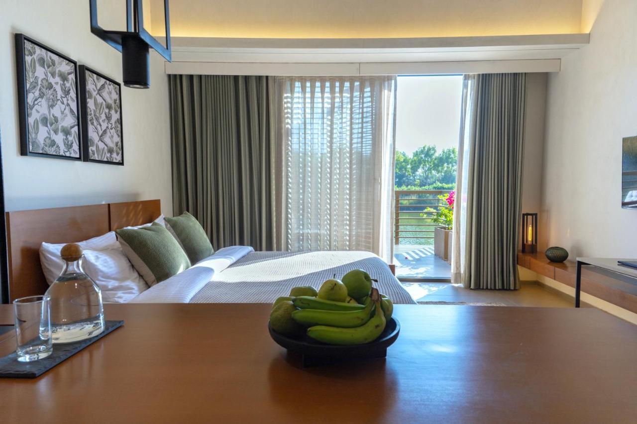 Life At Repose- Lake Villas Resort & Club Chor Warodra Exteriör bild