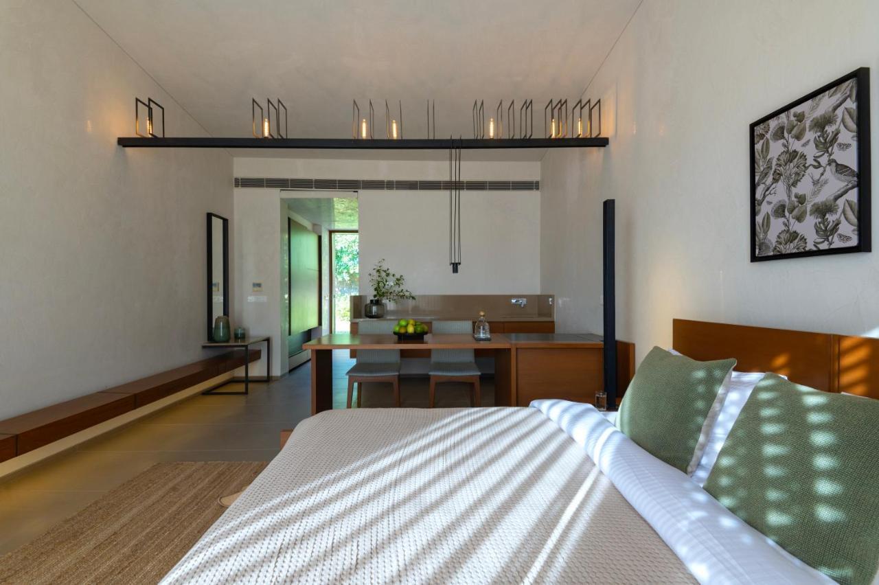 Life At Repose- Lake Villas Resort & Club Chor Warodra Exteriör bild