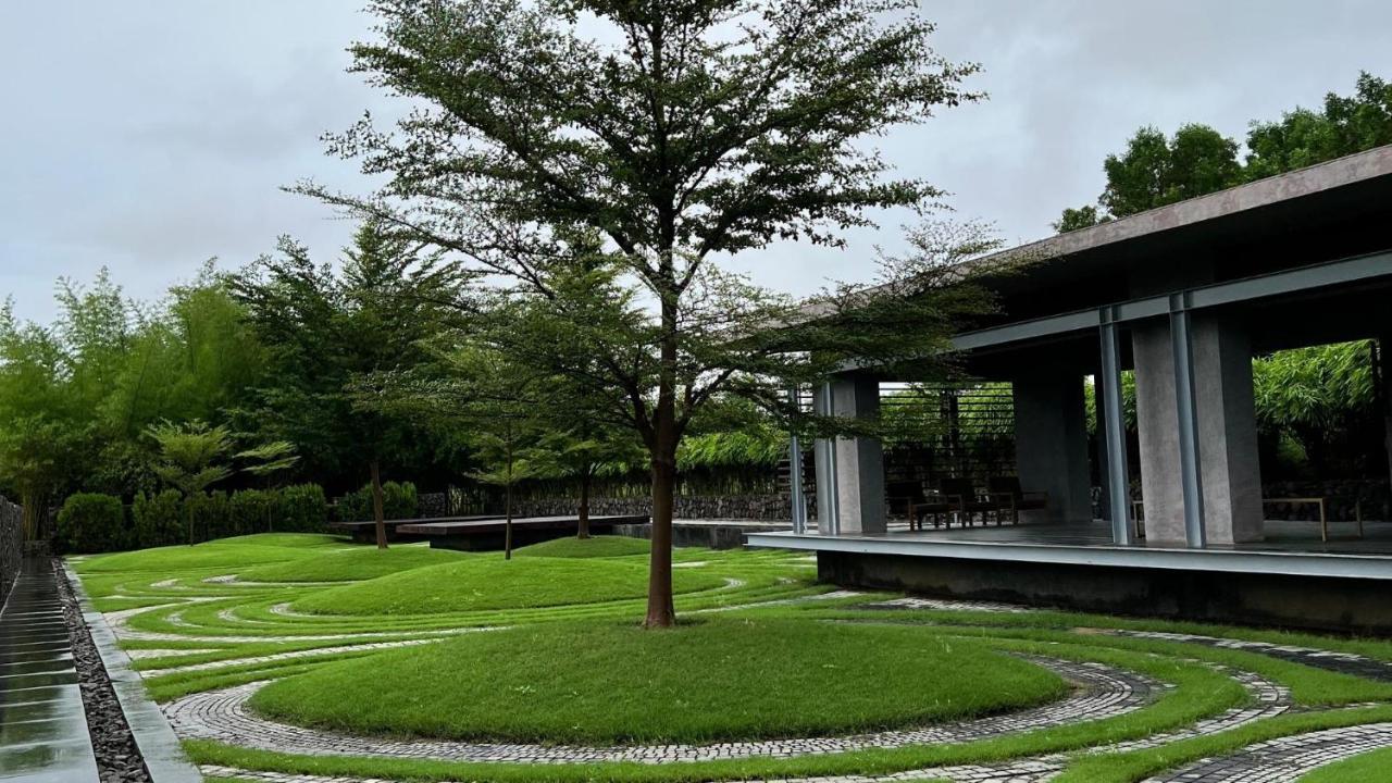 Life At Repose- Lake Villas Resort & Club Chor Warodra Exteriör bild