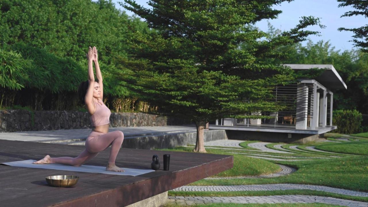 Life At Repose- Lake Villas Resort & Club Chor Warodra Exteriör bild