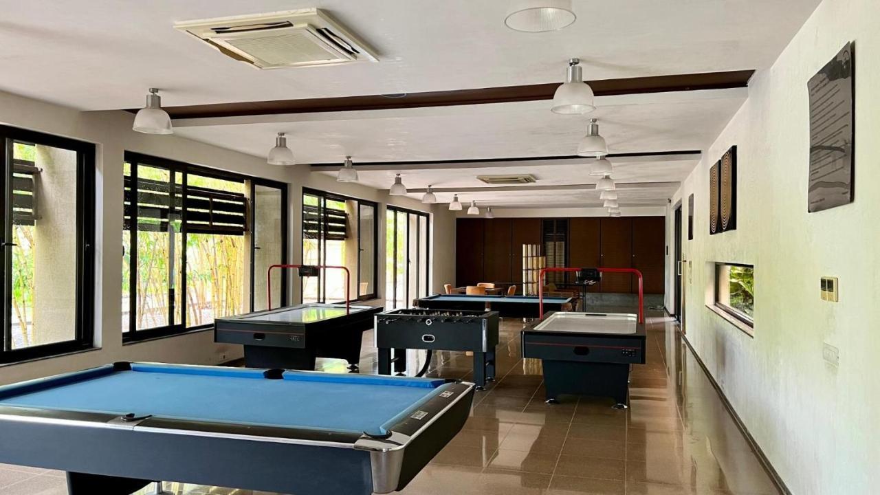 Life At Repose- Lake Villas Resort & Club Chor Warodra Exteriör bild